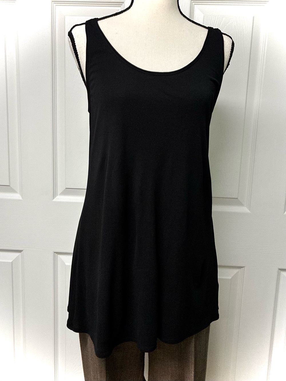 EUC Eileen Fisher Classic long tank, Silk, Black, Size Small